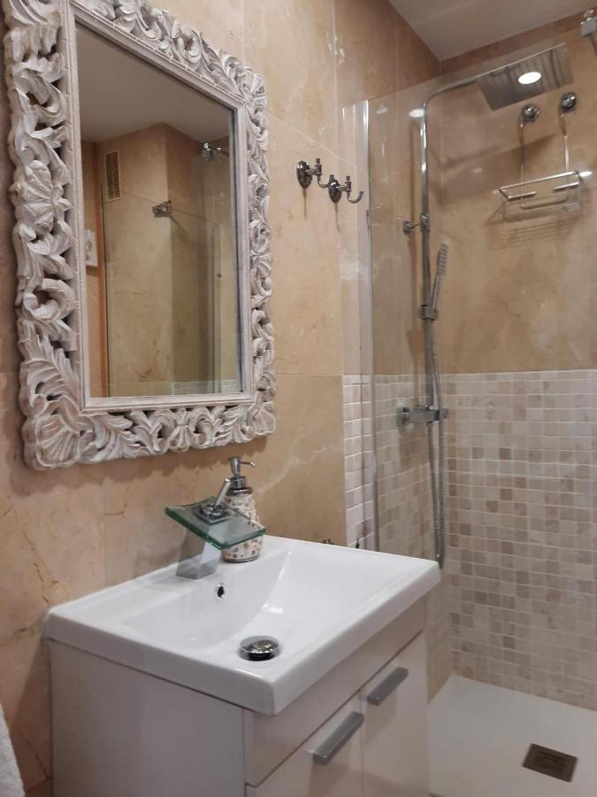 Fuengirola Apartment Carvajal Front Line Primera Linea Dış mekan fotoğraf